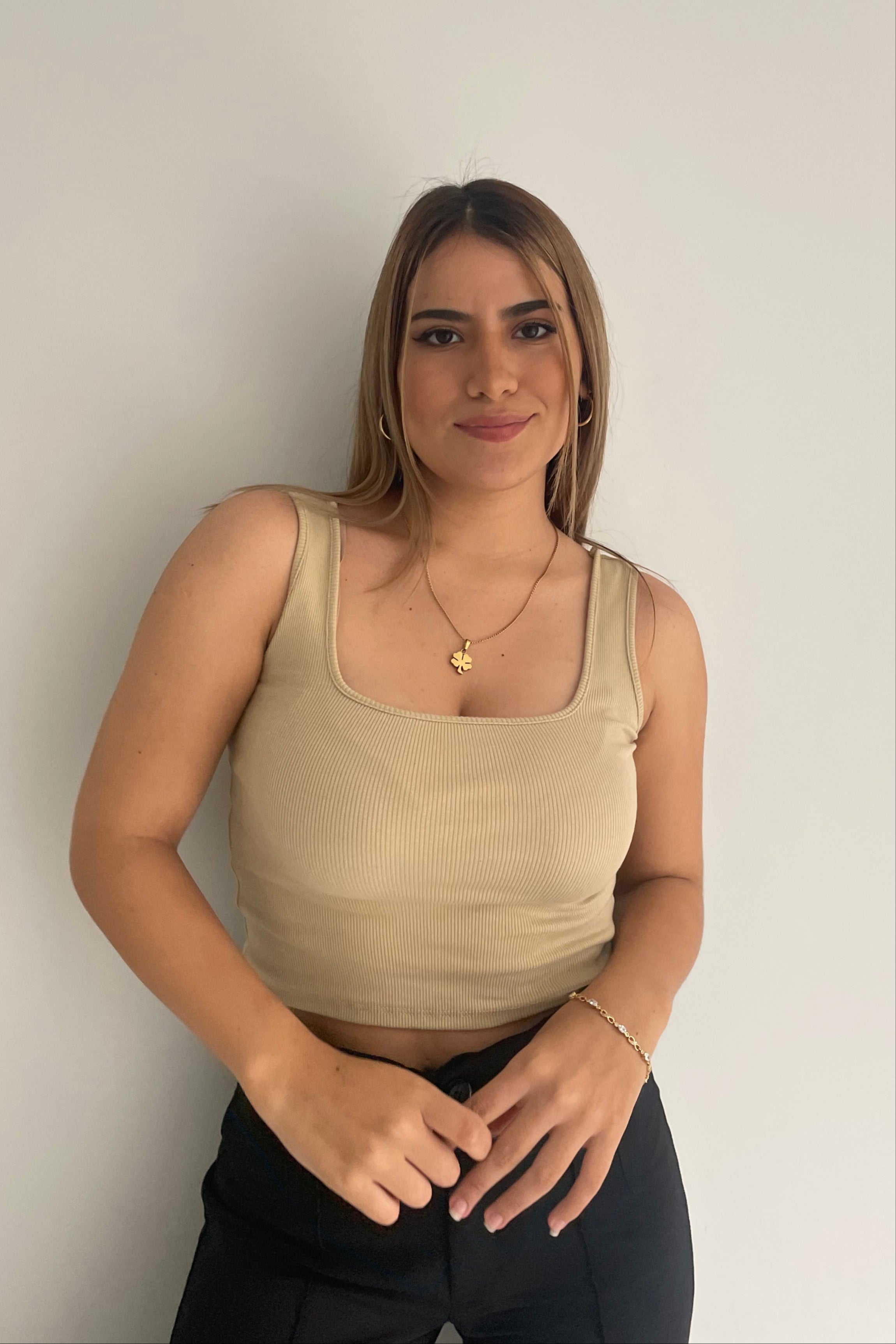 TOP LUCERO